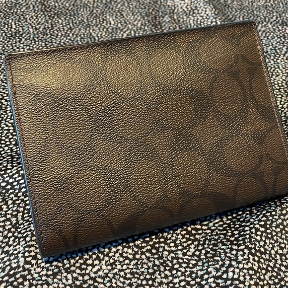 COACH Signature Coin Wallet - Picture 5 of 6
